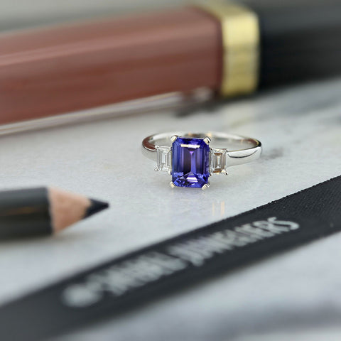 Inel din aur alb tanzanit și diamant R092-63931R002-TN-W