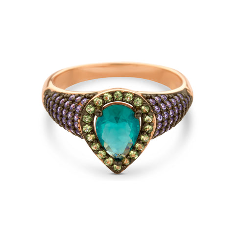 Inel placat cu aur cu zirconiu colorat.